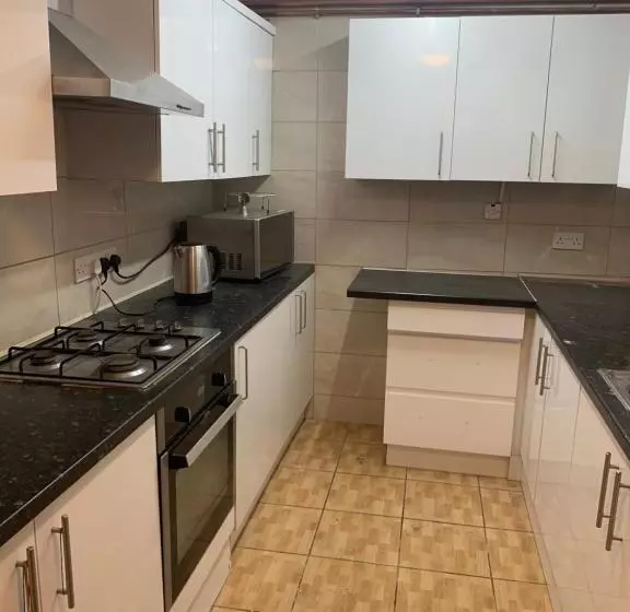 Majatalo Goodmayes Park Home