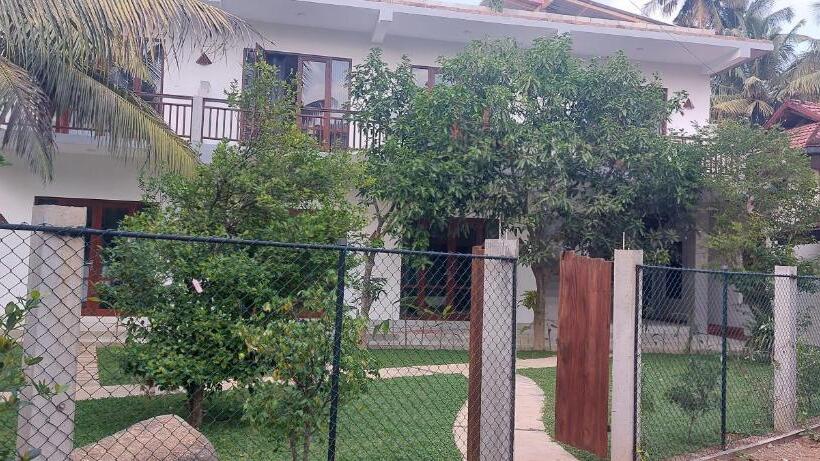 بنسيون Green Grove