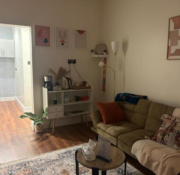 استوديو الحديقه الســرية Secret Garden