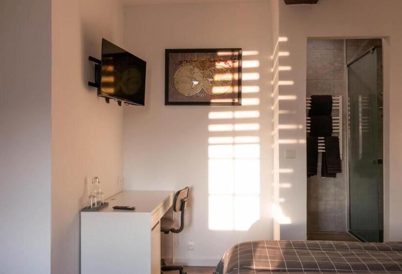 تختخواب و صبحانه La Chambre De L Ange