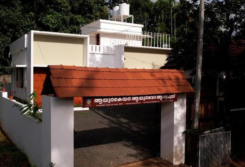 פנסיון Ayurcare Ayurveda Irinjalakuda