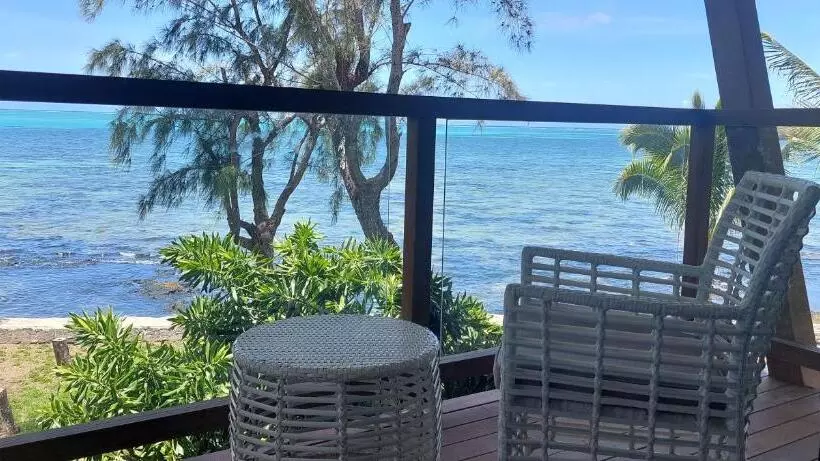 پانسیون Canari Waterfront Villas