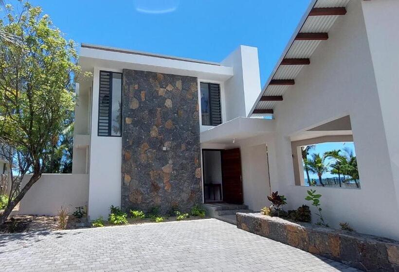 Пансион Canari Waterfront Villas