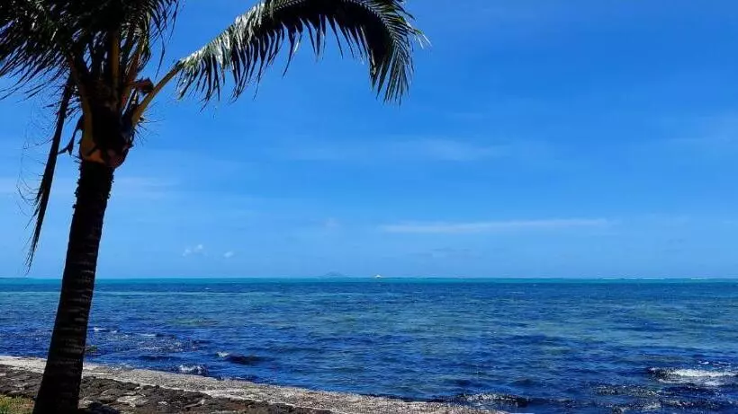 پانسیون Canari Waterfront Villas