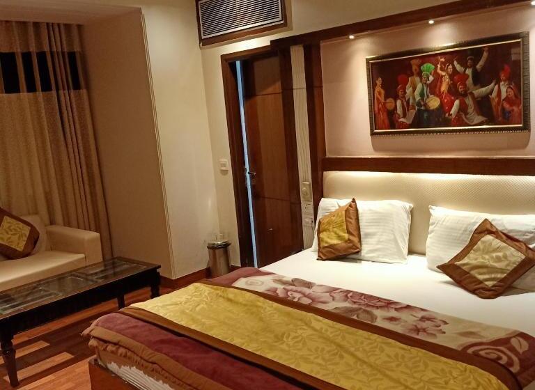 بنسيون Geet Deluxe At New Delhi Railway Station