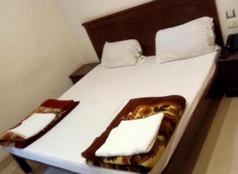 بنسيون Geet Deluxe At New Delhi Railway Station