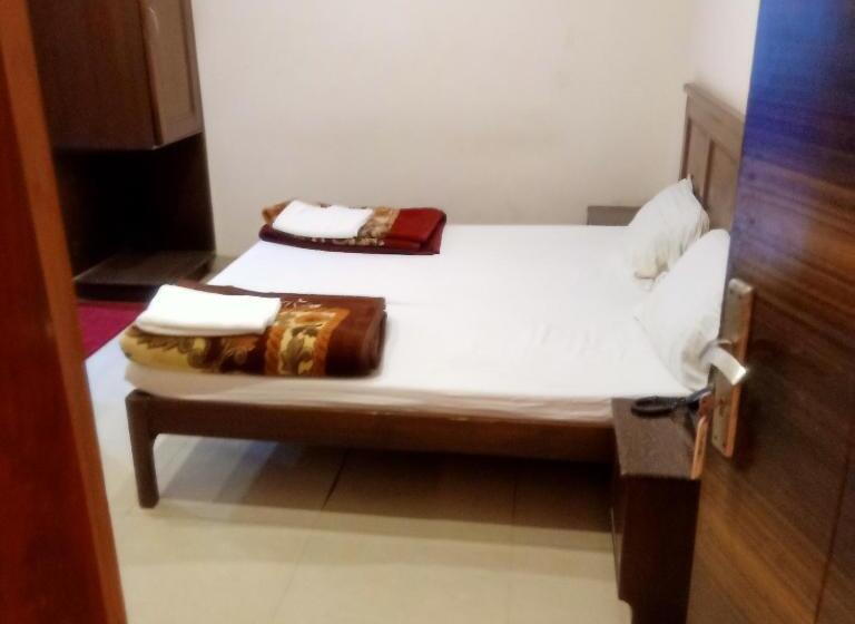 بنسيون Geet Deluxe At New Delhi Railway Station