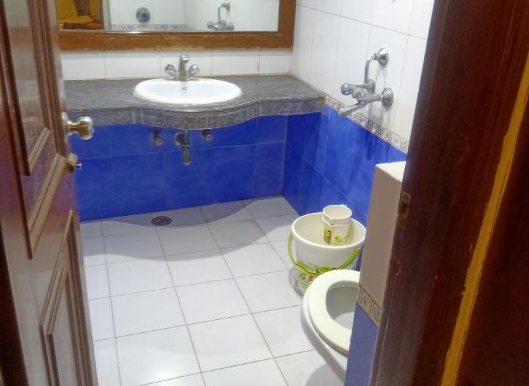 بنسيون Geet Deluxe At New Delhi Railway Station