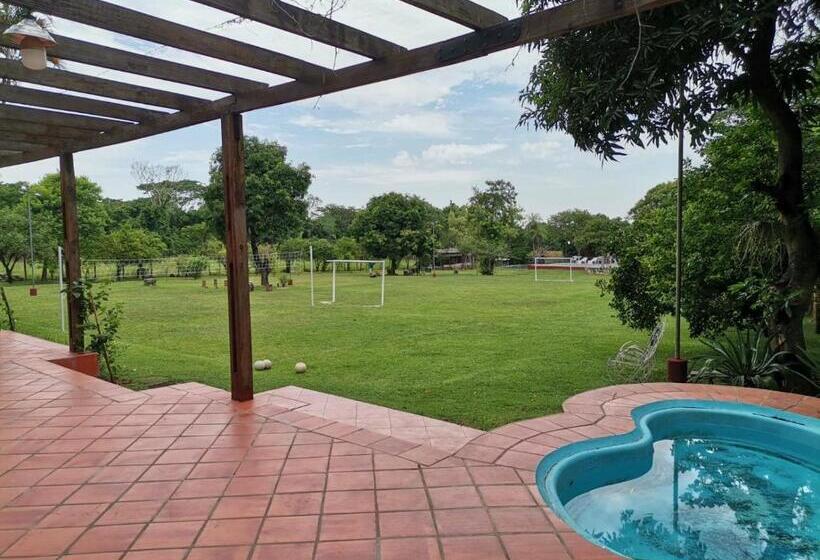 پانسیون Quinta Los Lapachos De Ypané