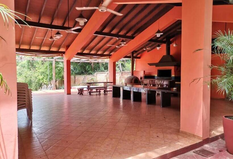 پانسیون Quinta Los Lapachos De Ypané