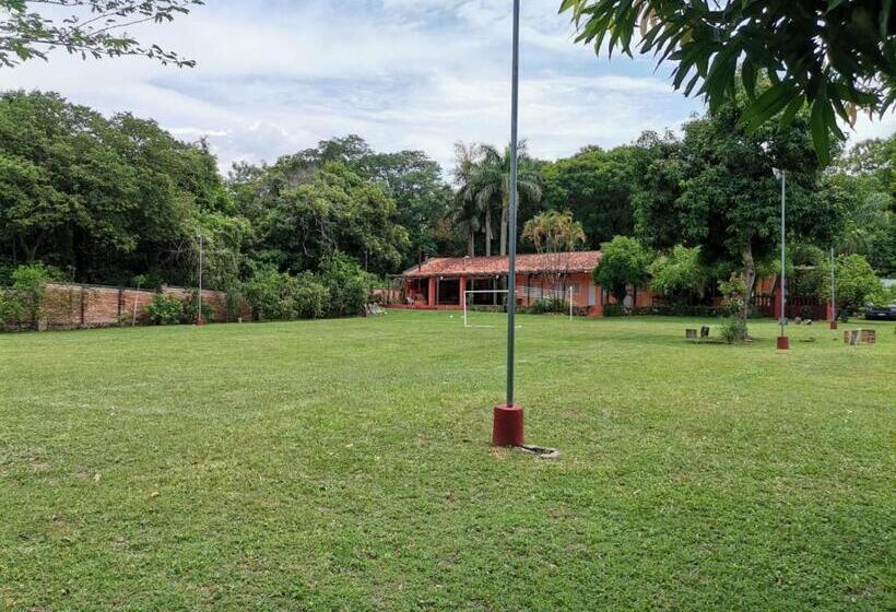 پانسیون Quinta Los Lapachos De Ypané