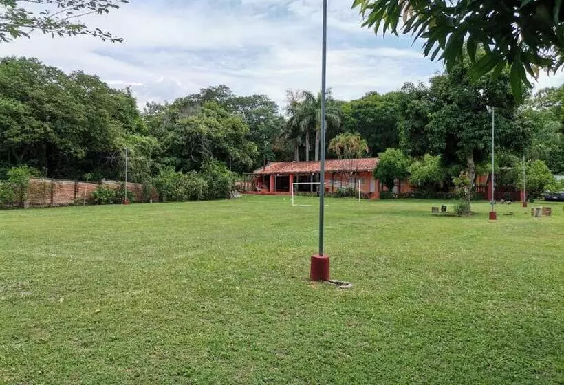 پانسیون Quinta Los Lapachos De Ypané