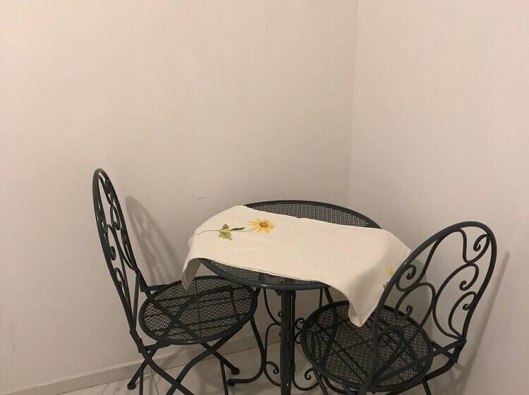 פנסיון Room In Apartment   Two Flowers Guest House