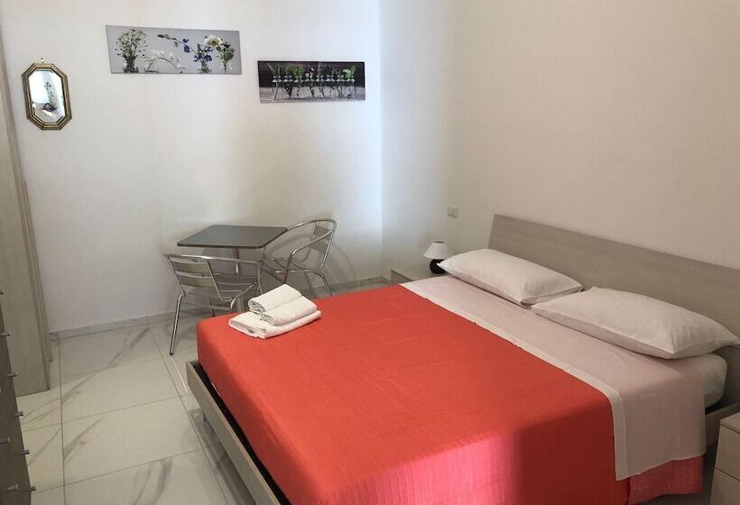 פנסיון Room In Apartment   Two Flowers Guest House