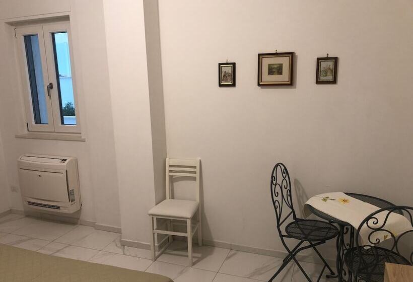 פנסיון Room In Apartment   Two Flowers Guest House