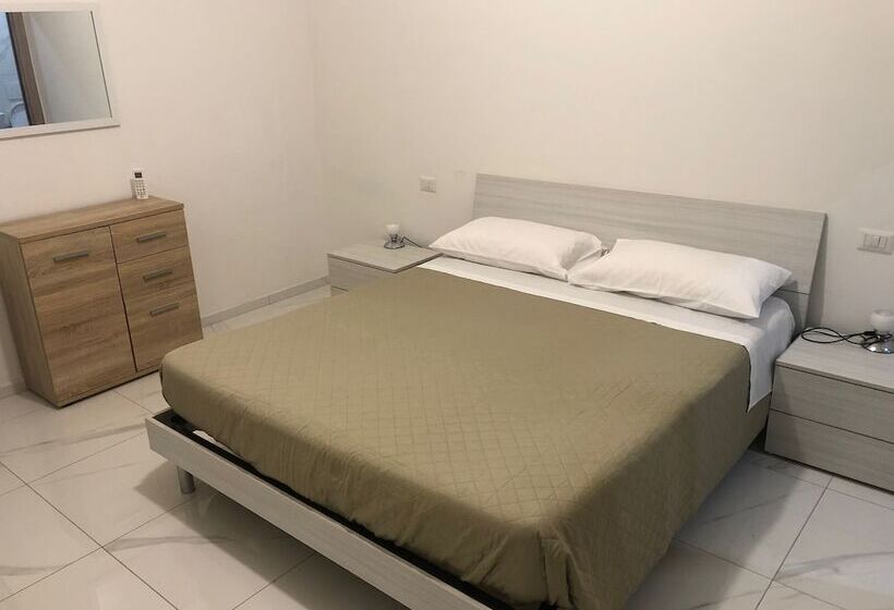 פנסיון Room In Apartment   Two Flowers Guest House