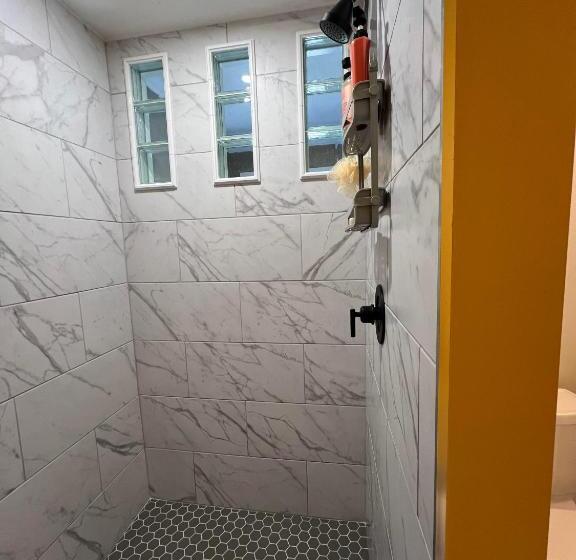 膳宿费 Whitewater Cottage