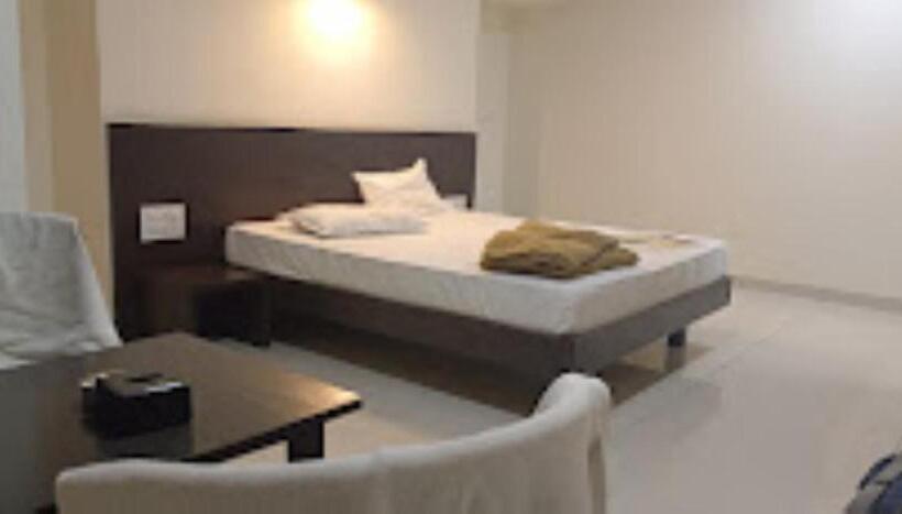 The Hotel Relax , Kankavli