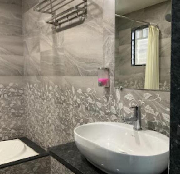 The Hotel Relax , Kankavli