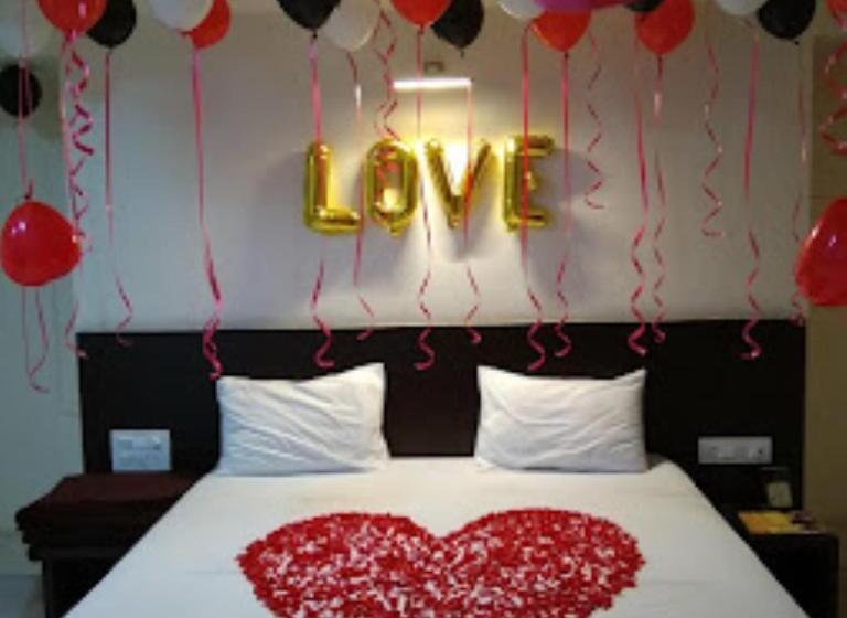 The Hotel Relax , Kankavli