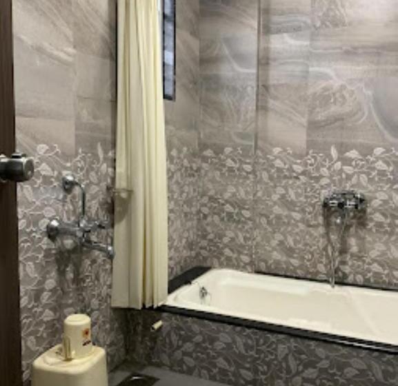 The Hotel Relax , Kankavli