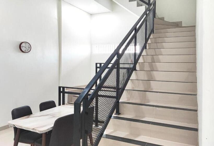 Urbanview Hotel Syariah Near Polda Jambi