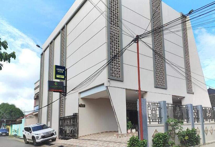 Urbanview Hotel Syariah Near Polda Jambi