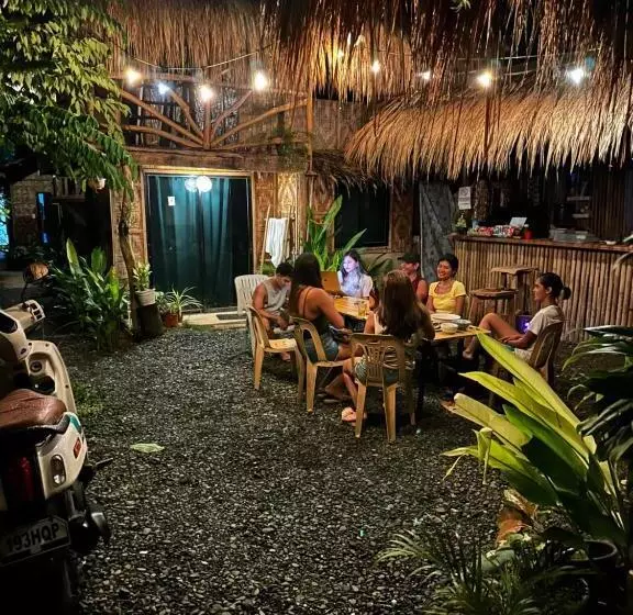 هاستل Knowwell Siargao