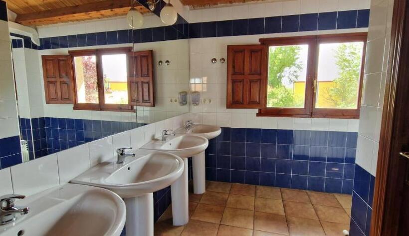 Albergue Laganares   Pilgrims Hostel