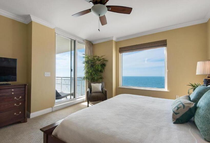Beach Front Luxury, Amazing Views, Indigo East, 5 Stars,   2 Balconies , Guest Choice Award!