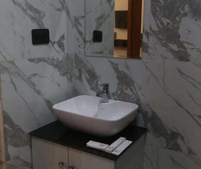 فندق Treebo Brij Kaushal, Near Prem Mandir