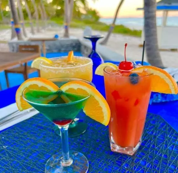 هتل Exuma Palms Resort