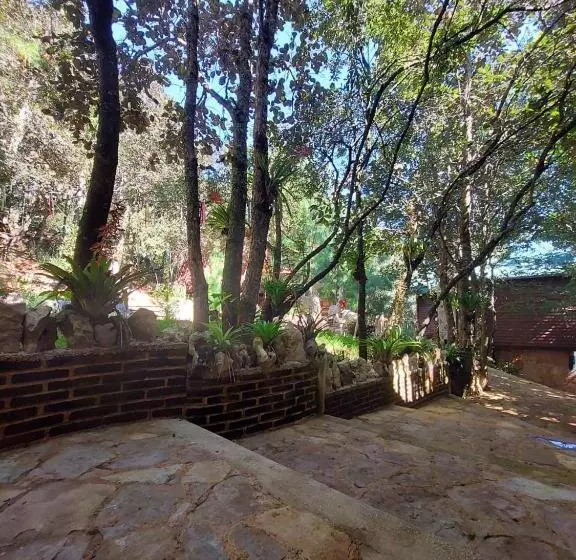 Hotelli La Cabaña Del Bosque