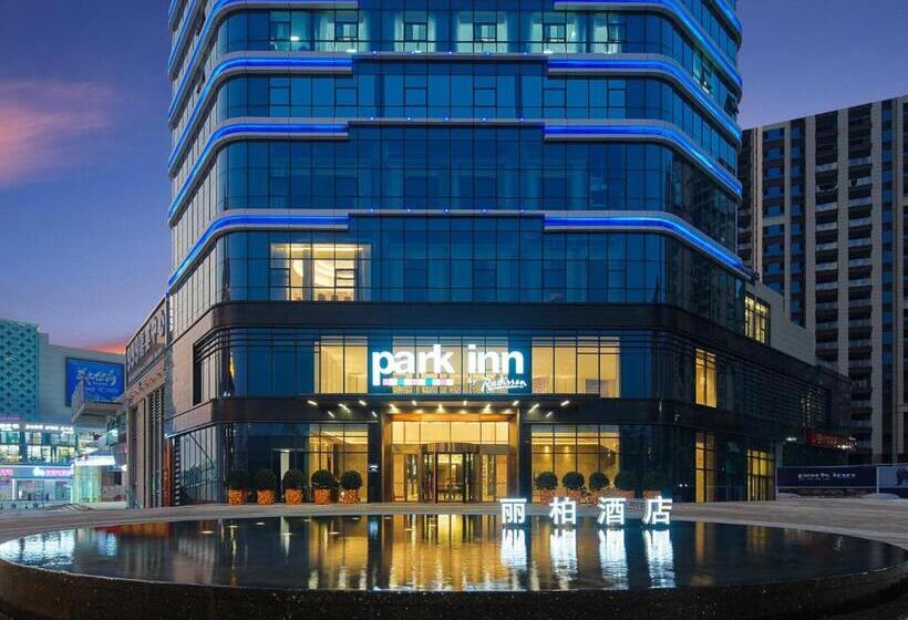 בית מלון כפרי Park Inn By Radisson Nanchong Yilong Star City Plaza