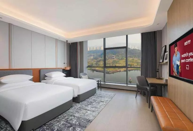 Hotelli Park Inn By Radisson Nanchong Yilong Star City Plaza