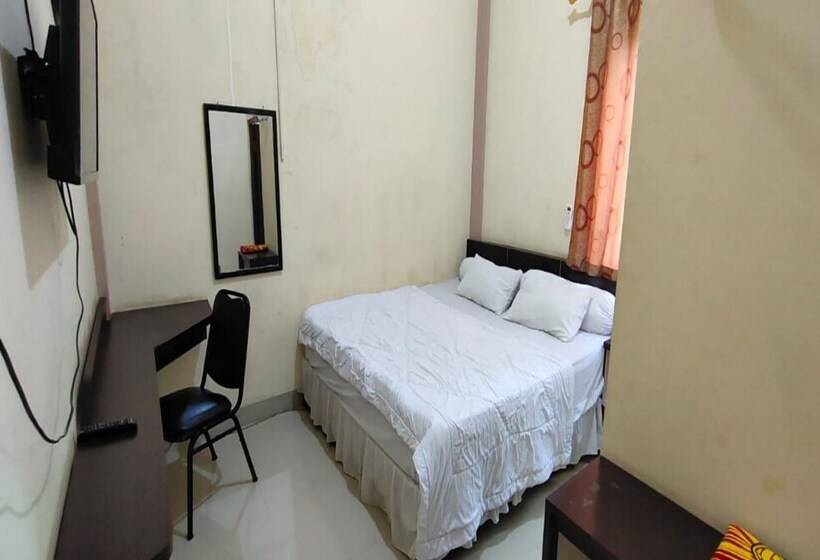 Oyo 93479 Hotel Jaguar Sentani