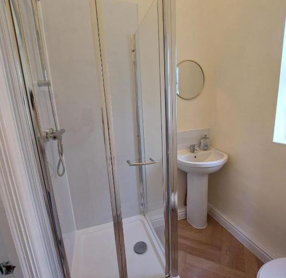 بنسيون Rooms In Wakefield City Centre