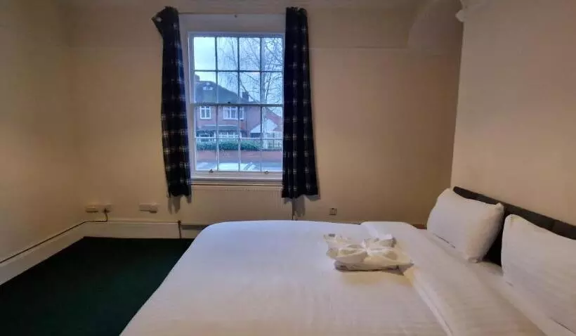 ペンション Rooms In Wakefield City Centre
