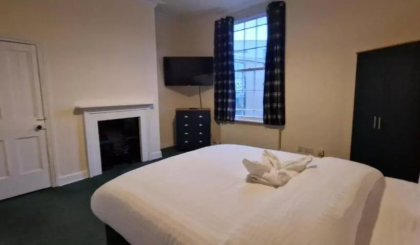 ペンション Rooms In Wakefield City Centre