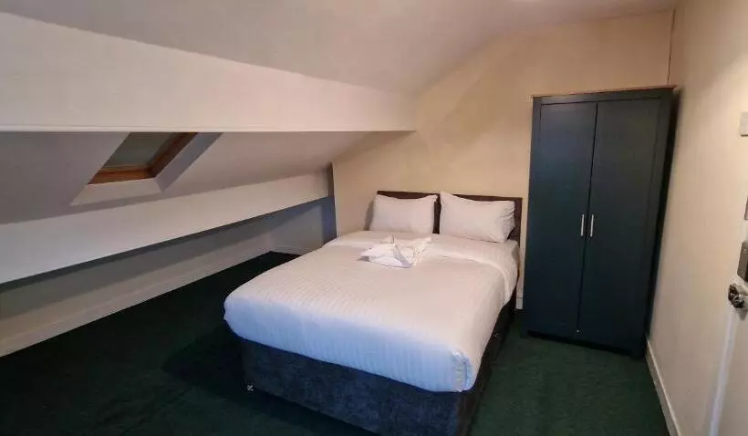 ペンション Rooms In Wakefield City Centre