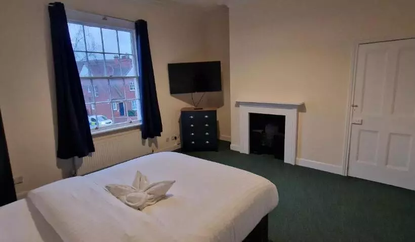 ペンション Rooms In Wakefield City Centre