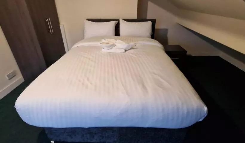 ペンション Rooms In Wakefield City Centre