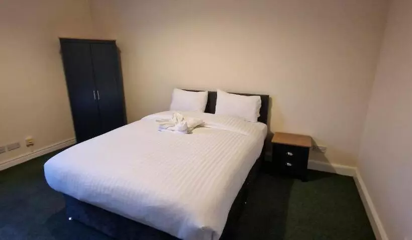 ペンション Rooms In Wakefield City Centre