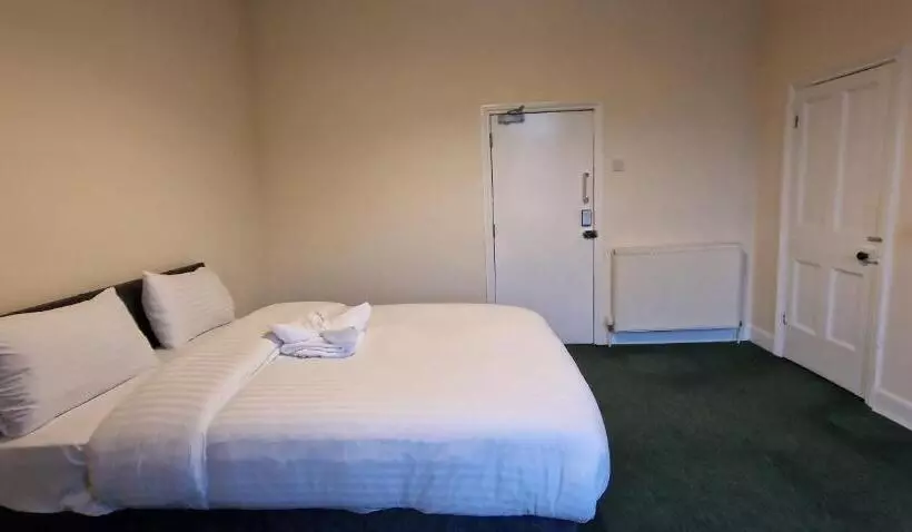 ペンション Rooms In Wakefield City Centre