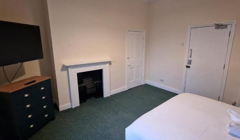 بنسيون Rooms In Wakefield City Centre