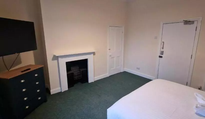 ペンション Rooms In Wakefield City Centre