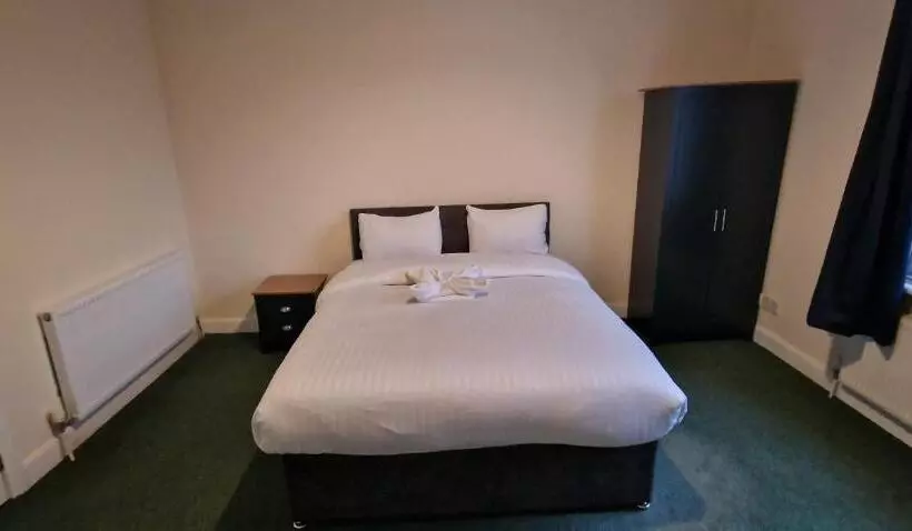 ペンション Rooms In Wakefield City Centre