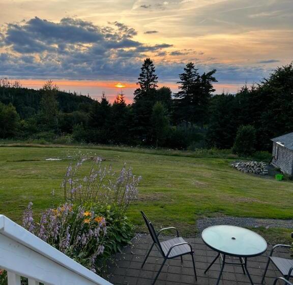 ペンション Tides Inn Guest Suites