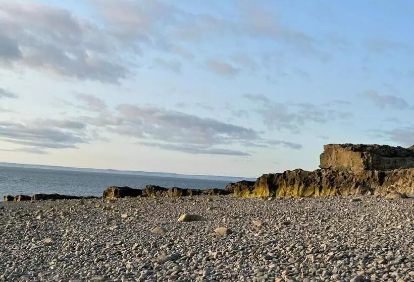 ペンション Tides Inn Guest Suites