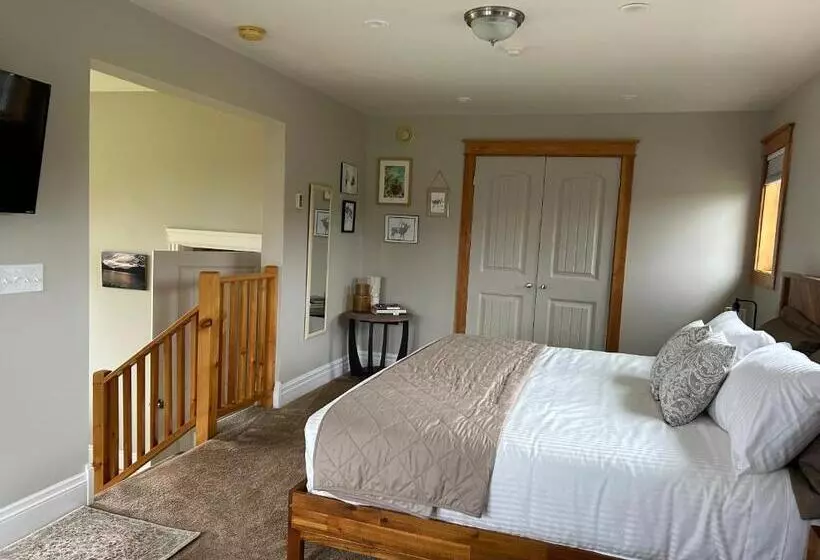 ペンション Tides Inn Guest Suites